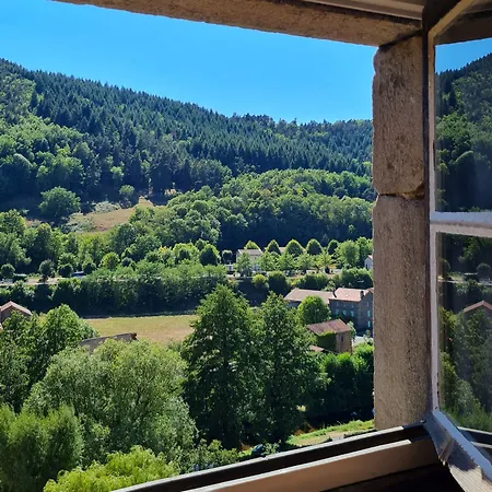 La Grande Maison Couette-café Chanteuges