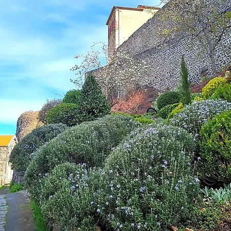 La Grande Maison A * Chanteuges